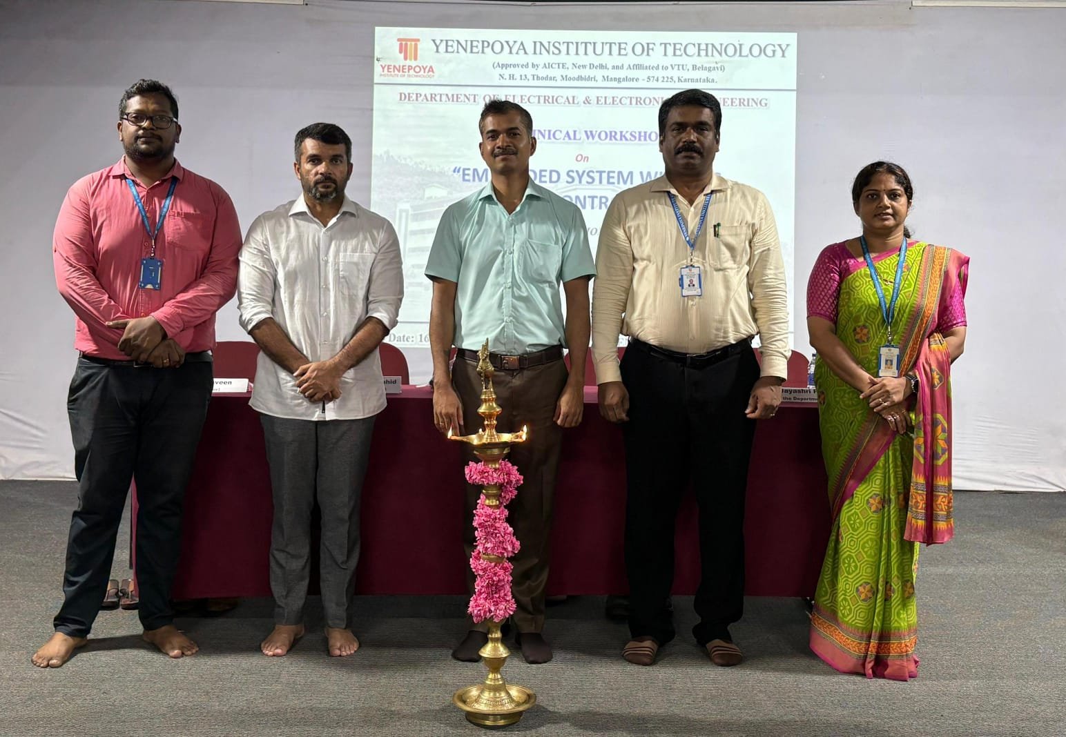 A hands-on workshop on Embedded Systems with PIC Microcontrollers